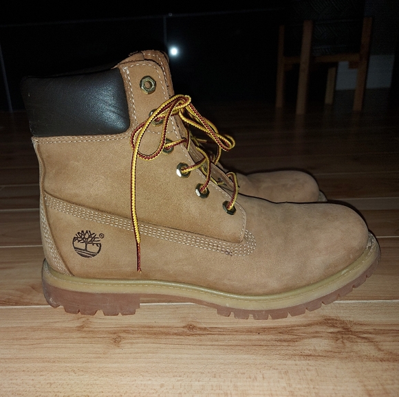 Womens Timberland's - Picture 3 of 3